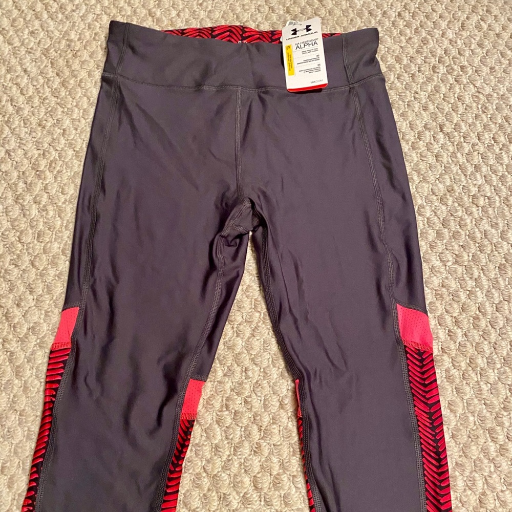 Under Armor crop leggings